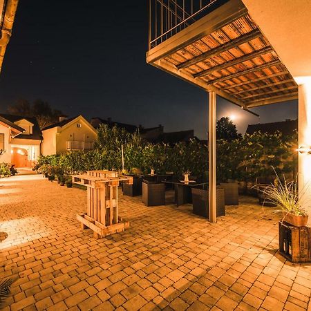 Weingut Gästehaus D&D Haider Jois Exterior foto